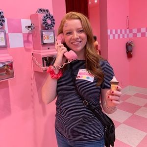 Meet your Posher, Danielle